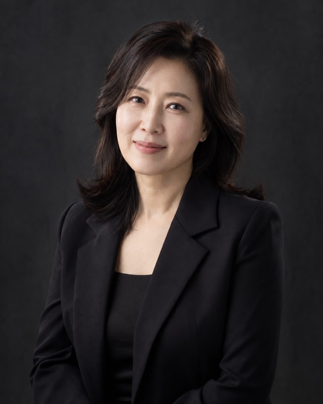 프로필 36 · 자연스러운 미소 · AI 콘셉트 이미지